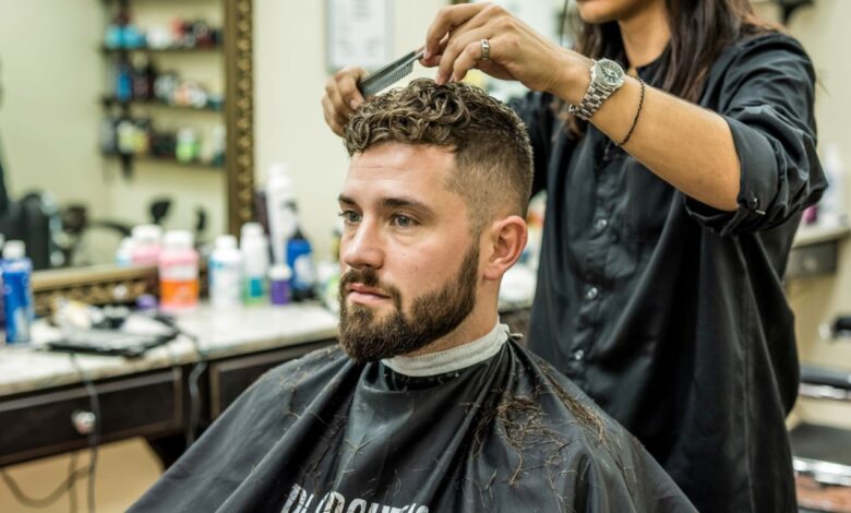 Say Goodbye to Messy Haircuts: The Barber Cape That Changed Everything